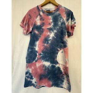 Rue 21 dress with a tie-dye pattern in pink, blue, and white short sleeves med